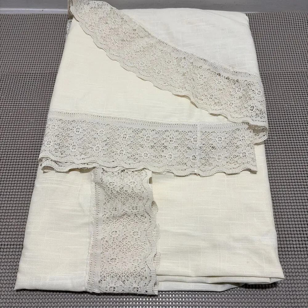 Tablecloth Ivory Lace Trim Poly Cotton Blend Oval 86x66 Vintage USA